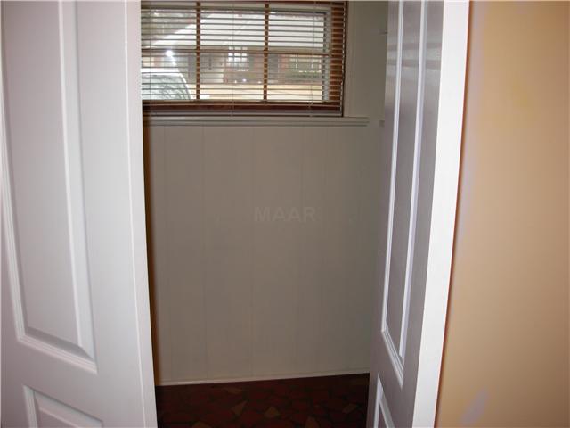 1574 Wilbec Road Memphis, TN 38117 - Photo 13 of 24 Laundry Room