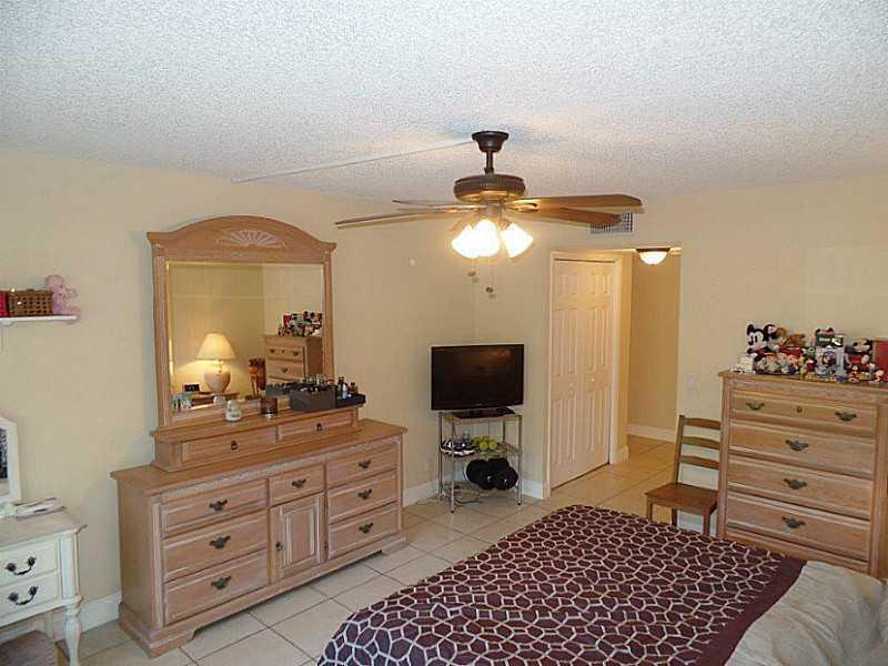 280 Racquet Club Road, Unit 102 Weston, FL 33326 - Photo 28 of 35