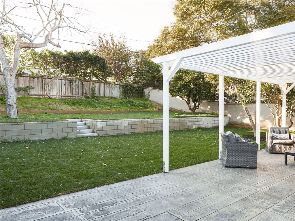 747 Center Street El Segundo, CA 90245 - Photo 10 of 20