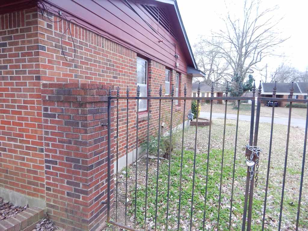 518 Clower Road Memphis, TN 38109 - Photo 5 of 25