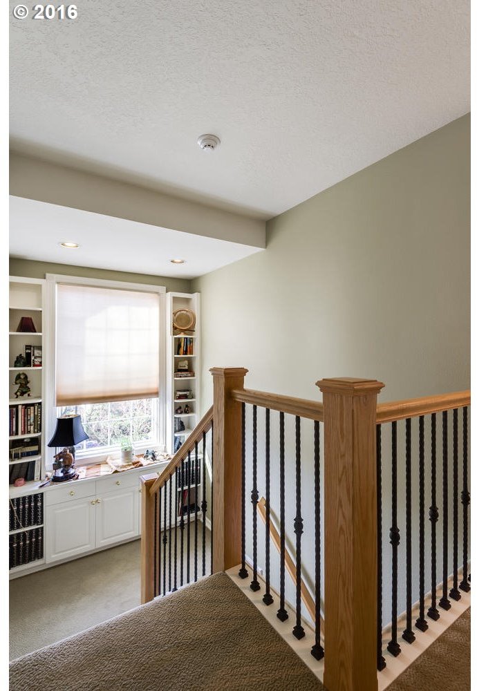 6841 Southwest Windemere Loop Portland, OR 97225 - Photo 12 of 21 Gallery Image 12