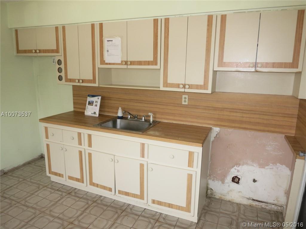 1023 Northwest 33rd Street Miami, FL 33127 - Photo 8 of 26