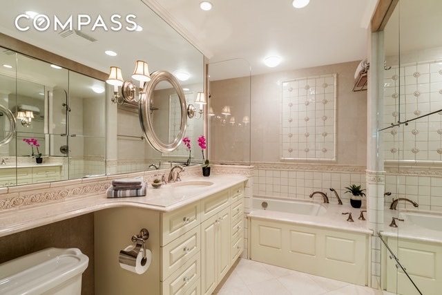 170 East 88th Street, Unit 2B Manhattan, NY 10128 - Photo 2 of 11