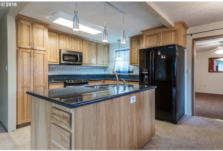 1695 Thompson Road Woodburn, OR 97071 - Photo 1 of 20 Gallery Image 1