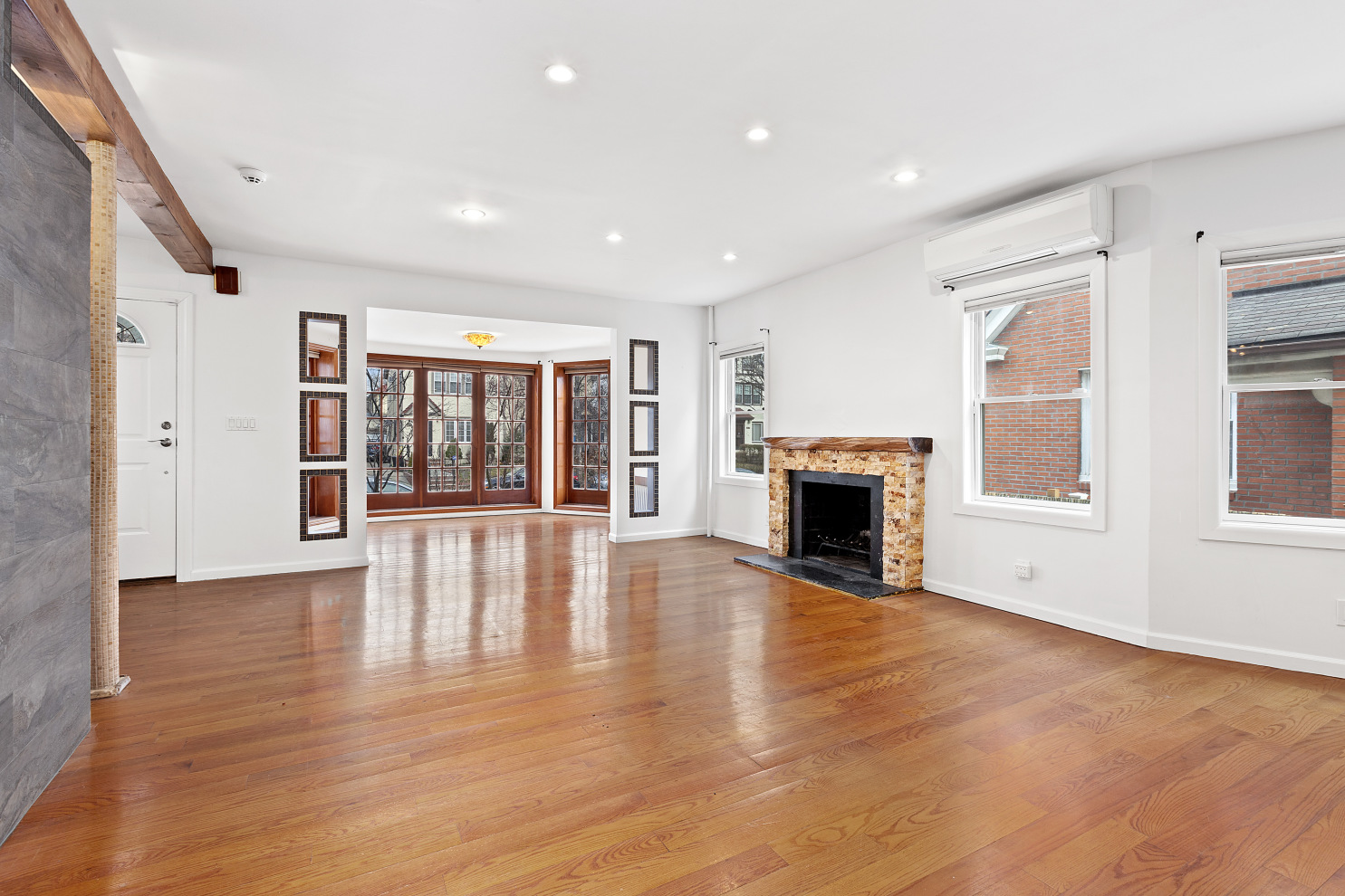 70-06 Groton Street Queens, NY 11375 - Photo 2 of 17