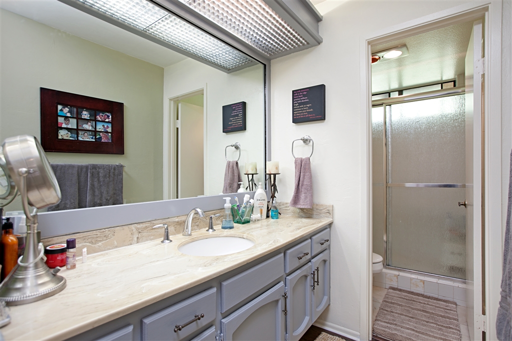 2043 Freda Lane Cardiff, CA 92007 - Photo 8 of 13