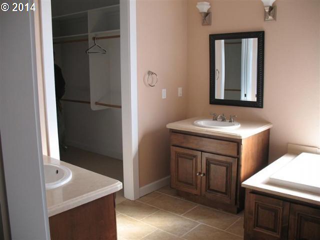 5448 Hugo Road Grants Pass, OR 97526 - Photo 8 of 10