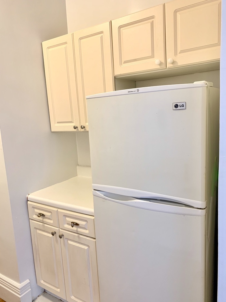 10 Bethune Street, Unit 2B Manhattan, NY 10014 - Photo 11 of 17