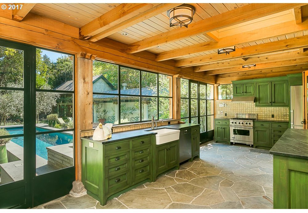 11350 Southwest Riverwood Road Portland, OR 97219 - Photo 13 of 32 Gallery Image 13