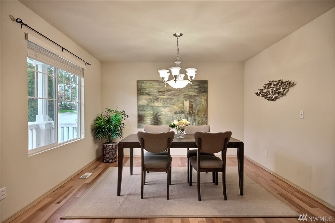 2402 Stafford Way Bothell, WA 98012 - Photo 7 of 23