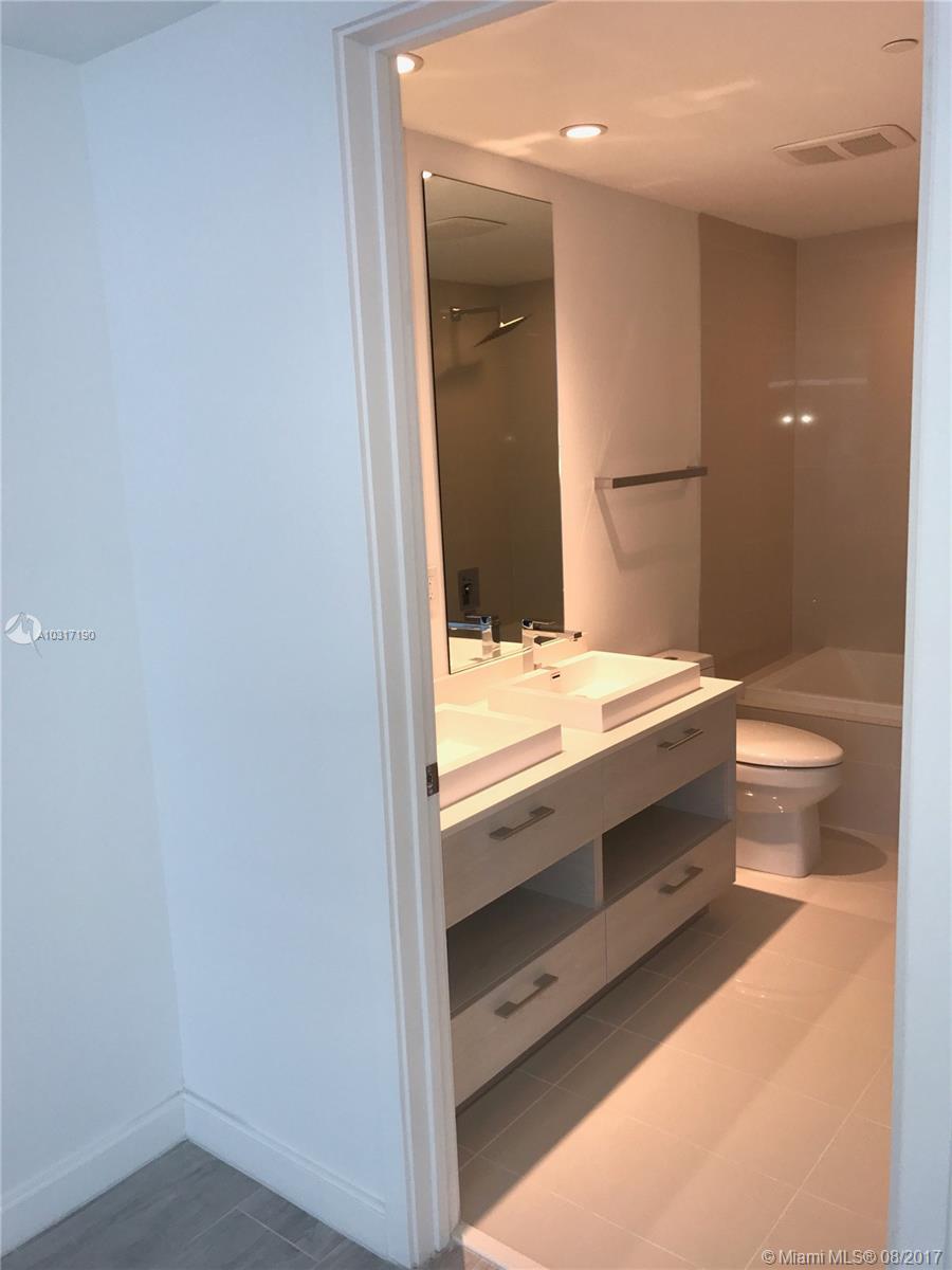 45 Southwest 9th Street, Unit 1407 Miami, FL 33130 - Photo 11 of 37