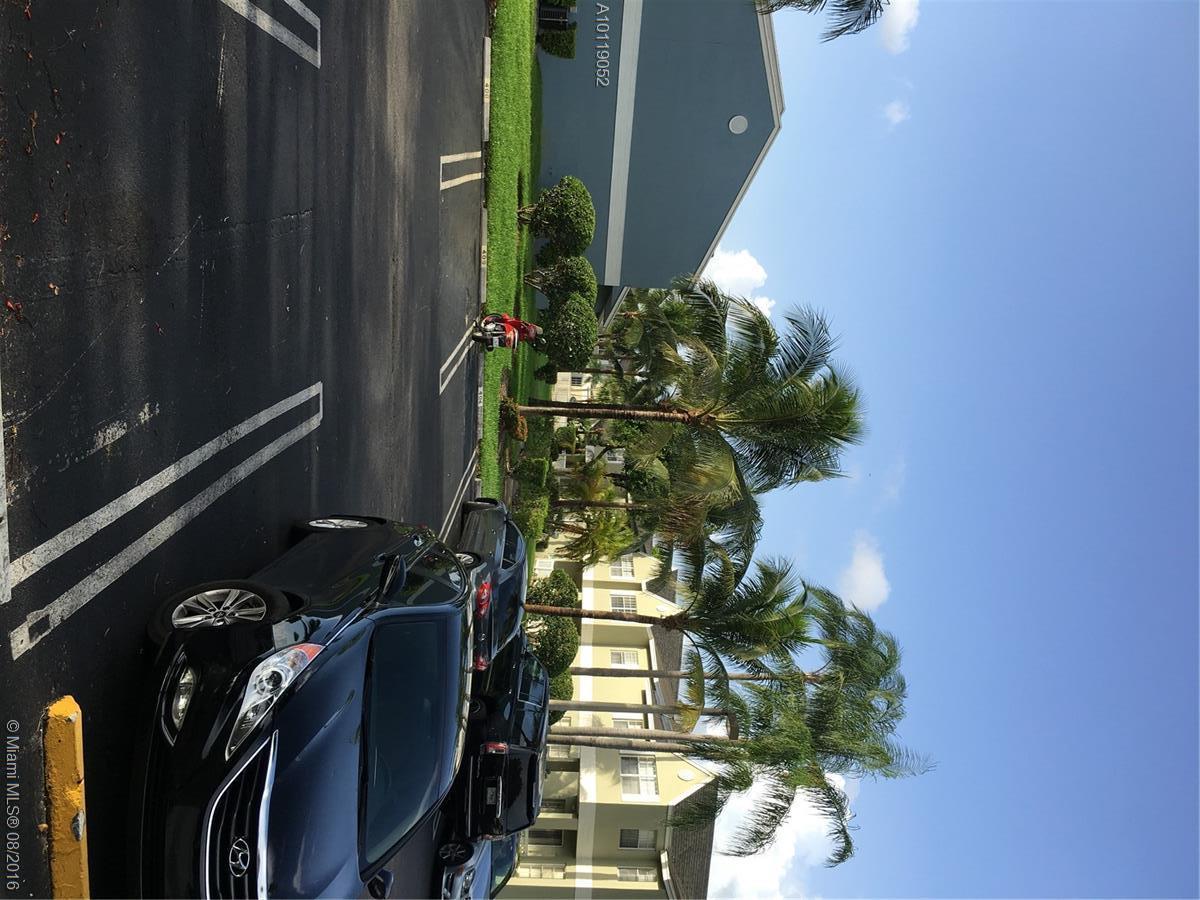 17320 Northwest 67th Place, Unit F7 Hialeah, FL 33015 - Photo 13 of 15