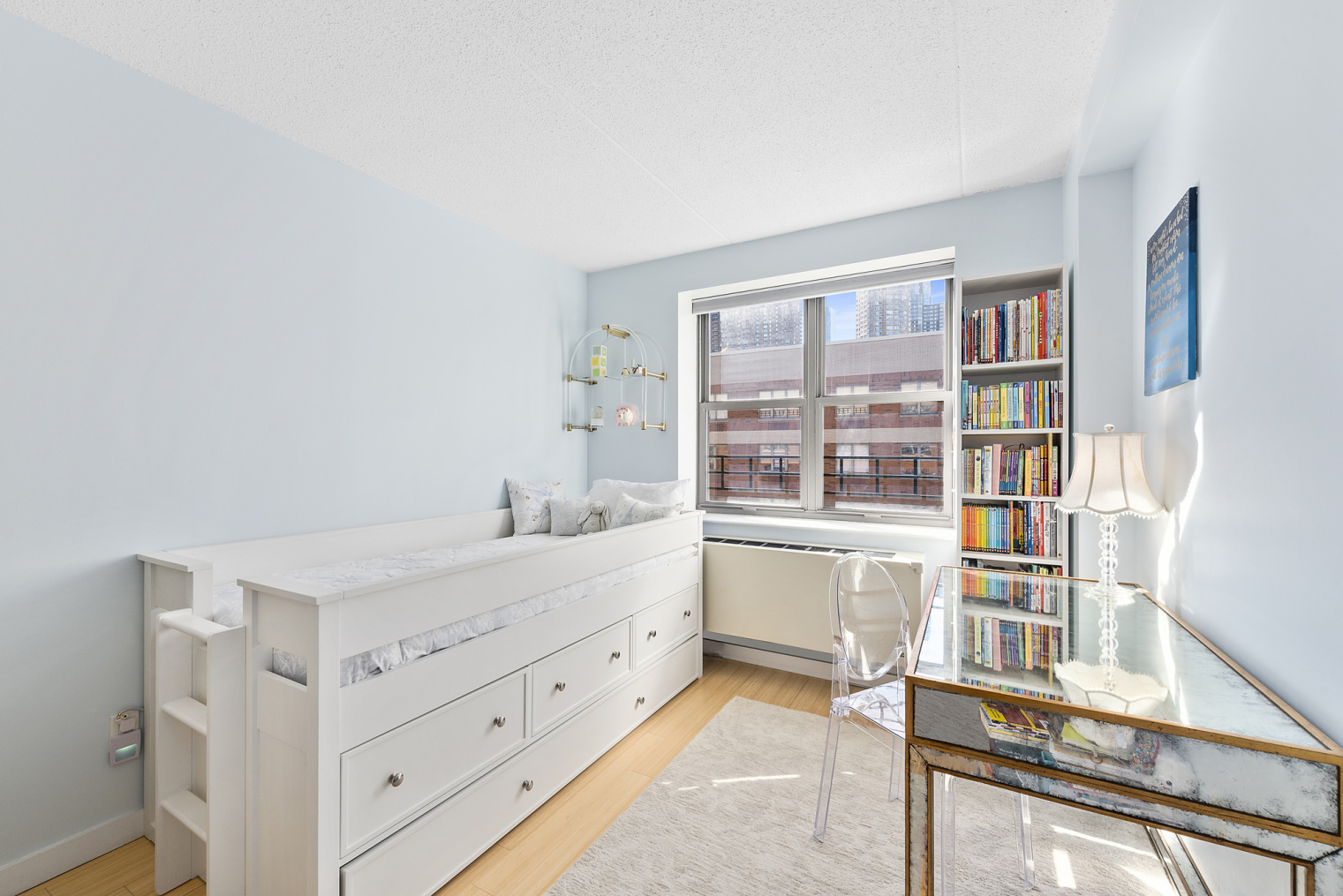 516 West 47th Street, Unit N6B Manhattan, NY 10036 - Photo 4 of 9