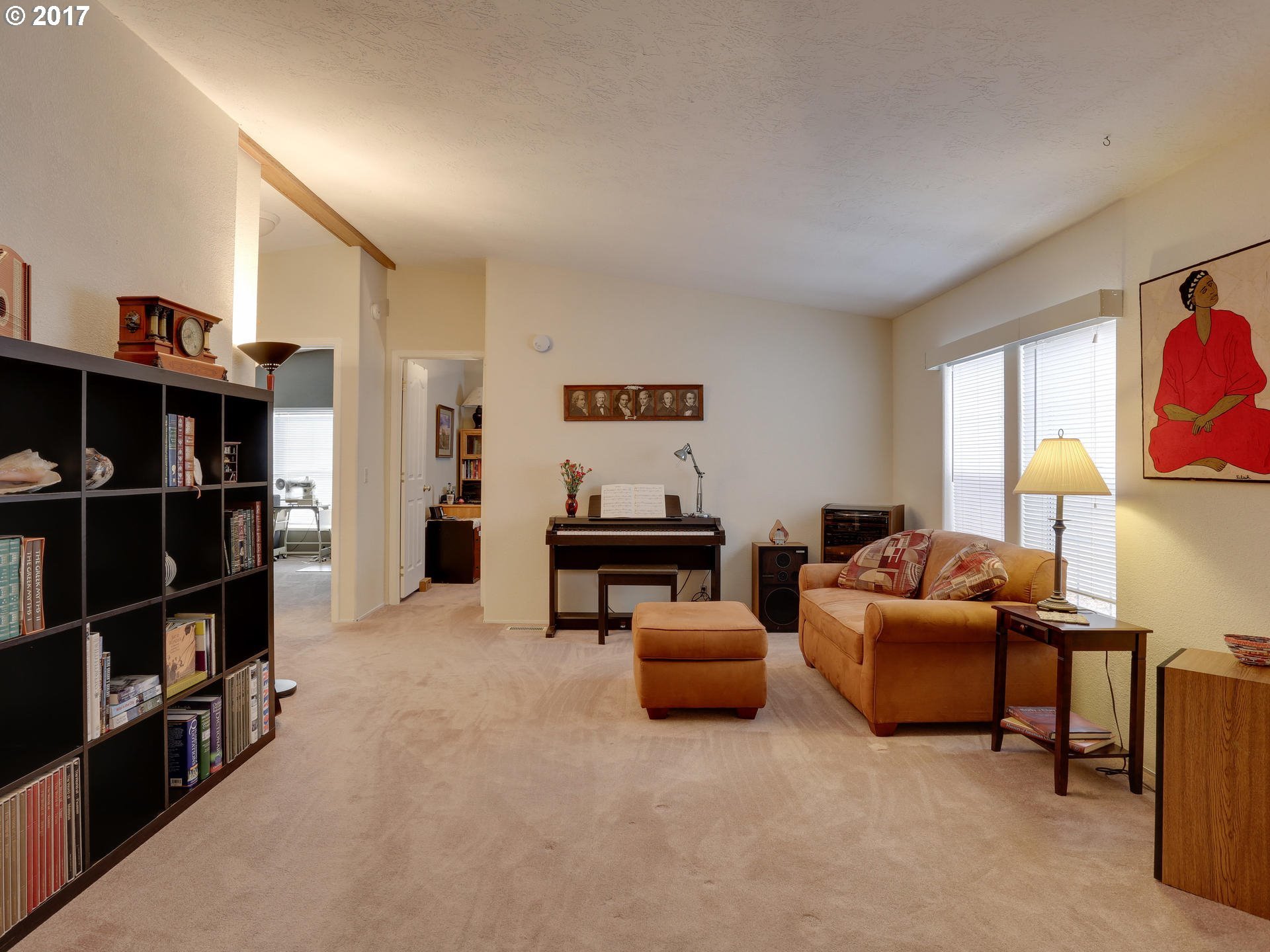 931 Southwest Sunset Way Troutdale, OR 97060 - Photo 5 of 32