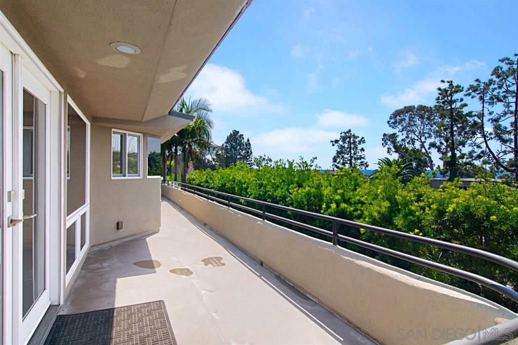 2005 Del Mar Heights Road Del Mar, CA 92014 - Photo 20 of 25 Gallery Image 20