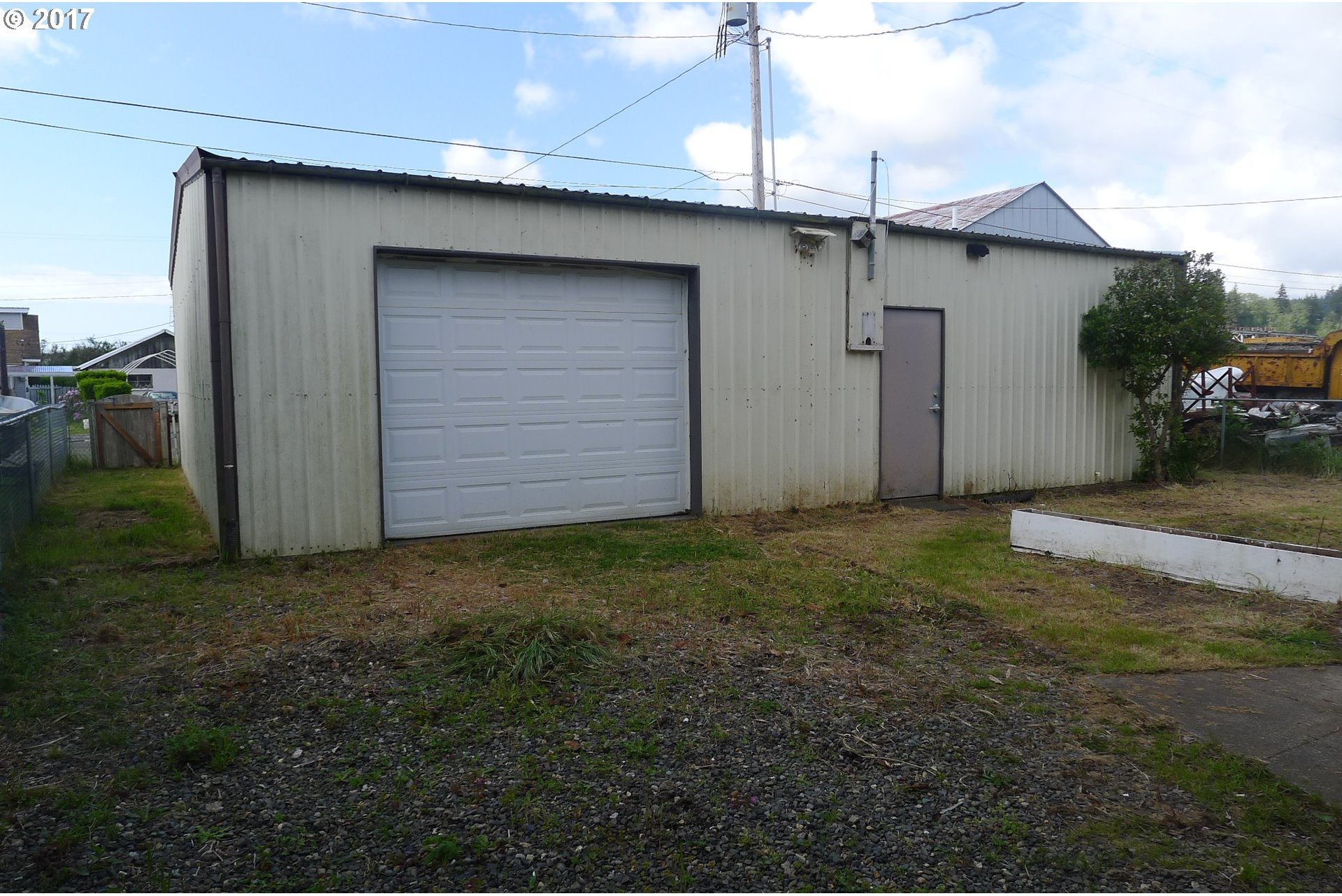 381 Hawthorne Avenue Reedsport, OR 97467 - Photo 15 of 28
