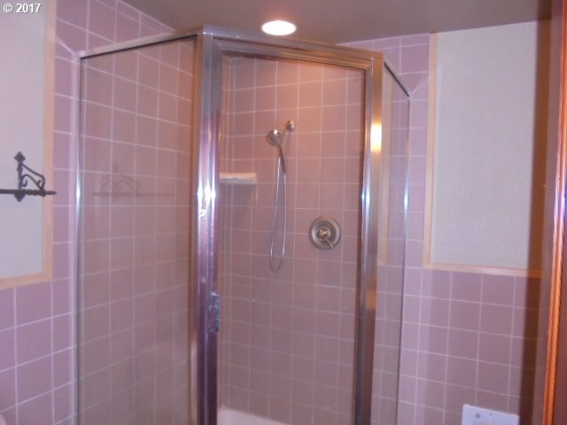 4244 Clarks Branch Road Myrtle Creek, OR 97457 - Photo 16 of 22 Gallery Image 16