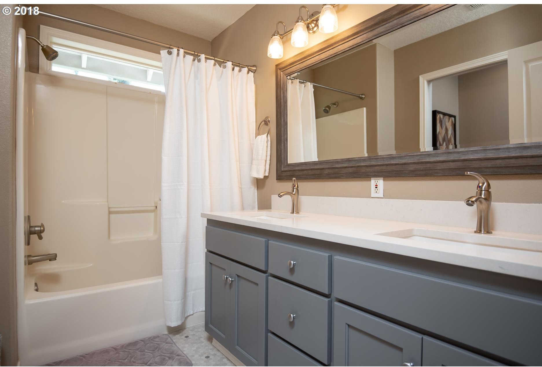 7583 Southwest Mapleleaf Street Portland, OR 97223 - Photo 13 of 28 Gallery Image 13