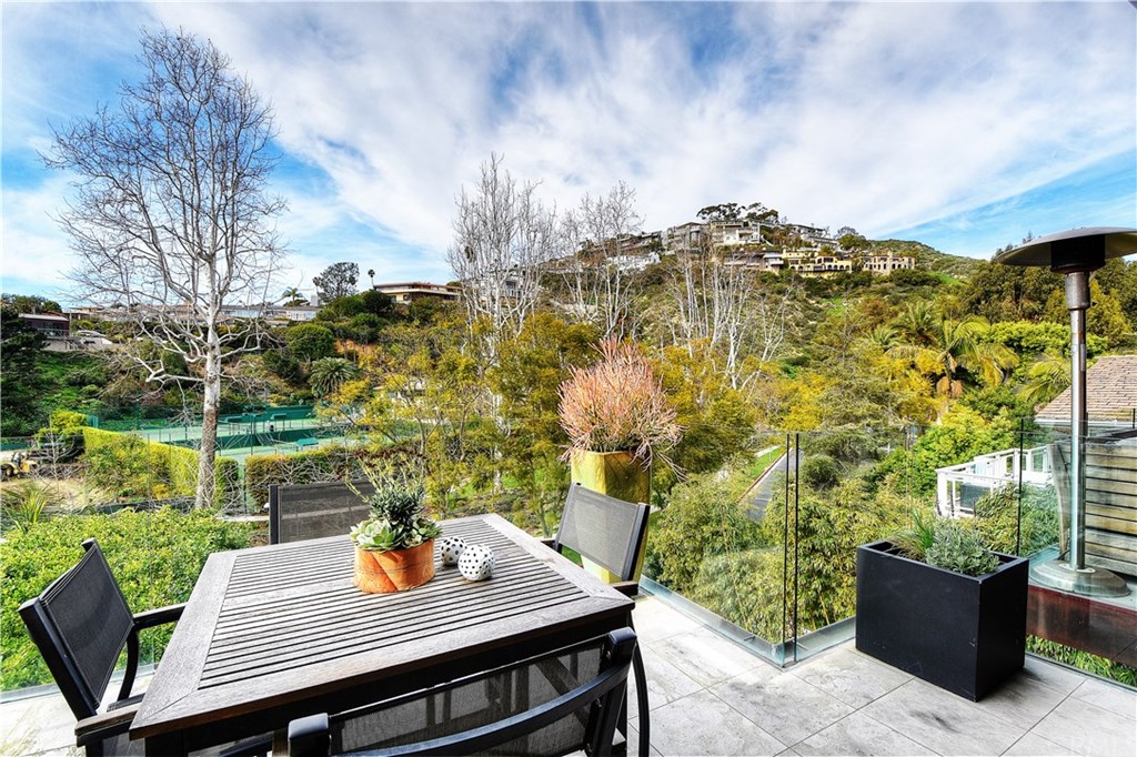 253 Emerald Bay Laguna Beach, CA 92651 - Photo 15 of 59