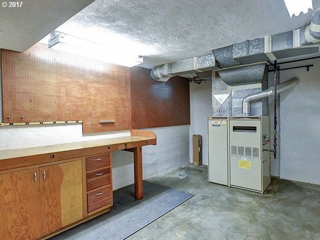 10145 Northwest Leahy Road Portland, OR 97229 - Photo 20 of 32 Gallery Image 20