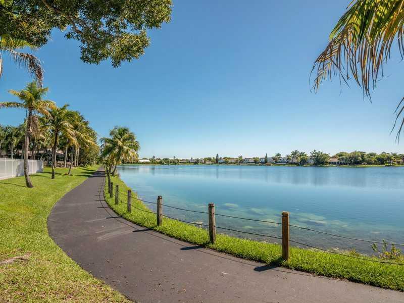 21733 Southwest 99th Avenue Miami, FL 33190 - Photo 14 of 18