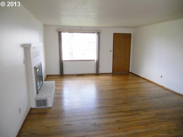 1412 Umpqua Road Woodburn, OR 97071 - Photo 5 of 9 Gallery Image 5