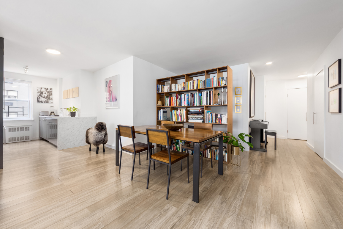 200 East 24th Street, Unit 806 Manhattan, NY 10010 - Photo 2 of 8