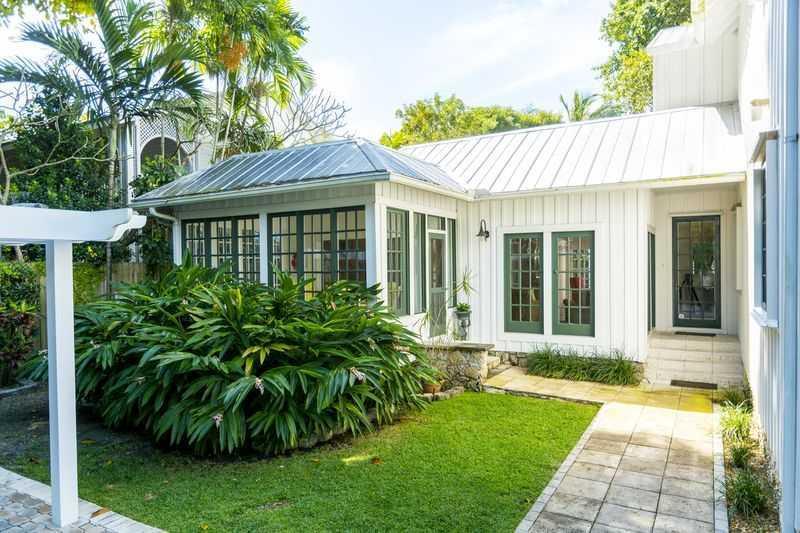 3648 St Gaudens Road Miami, FL 33133 - Photo 4 of 34 Gallery Image 4
