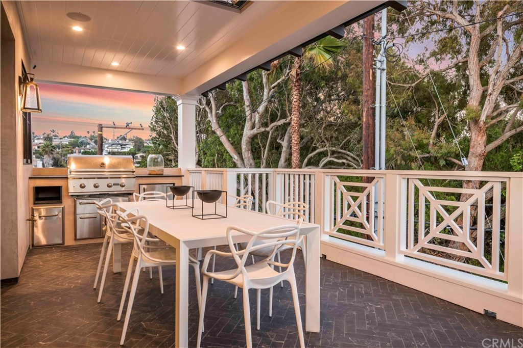 424 1st Street Manhattan Beach, CA 90266 - Photo 15 of 38