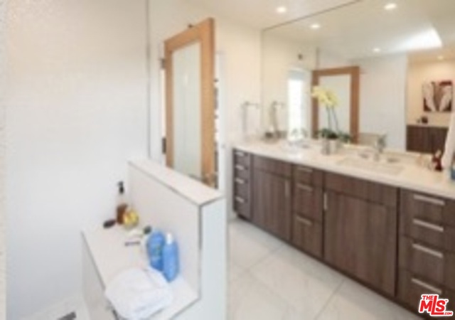 22719 Federalist Road Calabasas, CA 91302 - Photo 21 of 23