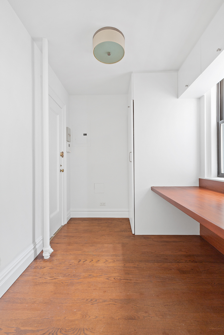 152 West 58th Street, Unit 6CD Manhattan, NY 10019 - Photo 12 of 23