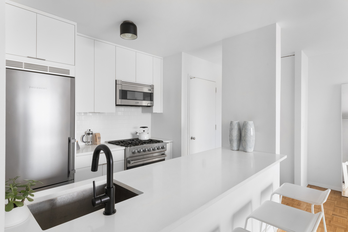 377 Rector Place, Unit 8H Manhattan, NY 10280 - Photo 3 of 7