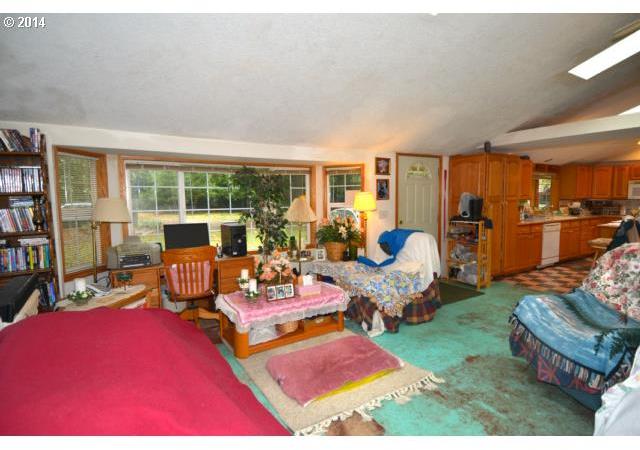 53130 Northwest Hayward Road Manning, OR 97125 - Photo 9 of 16 Gallery Image 9
