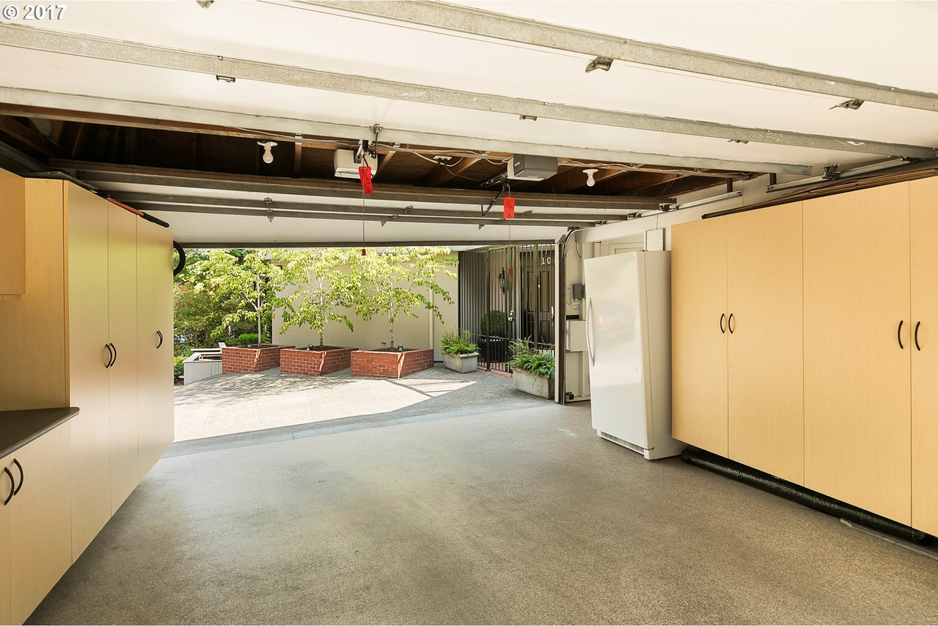 1065 Southwest Rivington Drive Portland, OR 97201 - Photo 17 of 31 Gallery Image 17