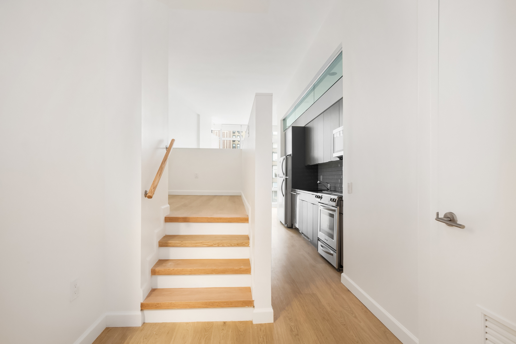 306 West 48th Street, Unit 5D Manhattan, NY 10036 - Photo 3 of 10