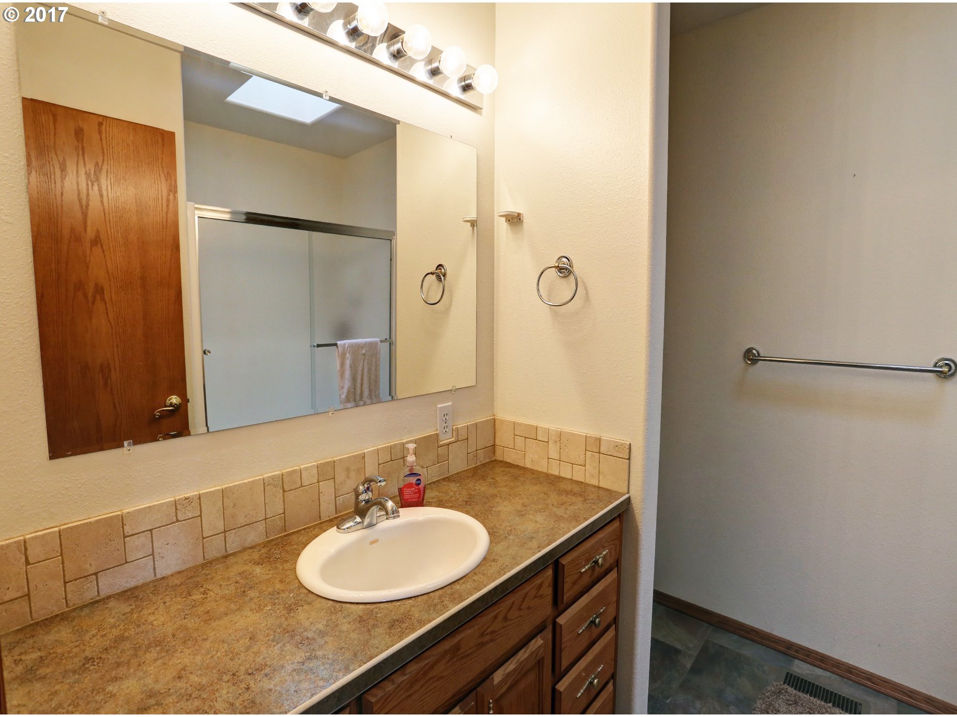 163 Lake Road Silver Creek, WA 98585 - Photo 14 of 32 Gallery Image 14