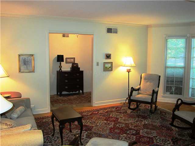 741 South Yates Road Memphis, TN 38120 - Photo 4 of 12 Another view of large Living Room off entry foyer with bay window!