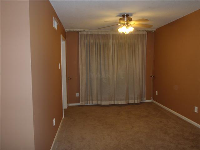 2923 Invergarry Road Memphis, TN 38128 - Photo 3 of 12 Formal dining room adjacent to living area.