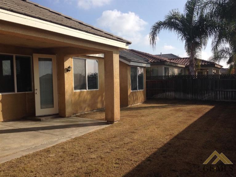 403 Bloomfield Drive Bakersfield, CA 93312 - Photo 9 of 9