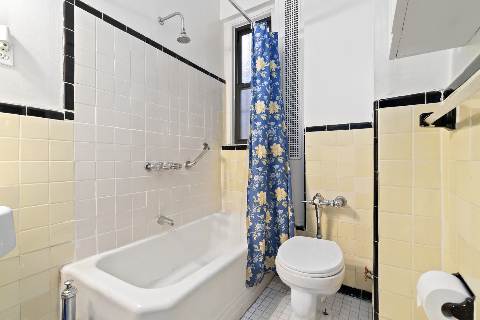 545 West 111th Street, Unit 6A Manhattan, NY 10025 - Photo 9 of 11