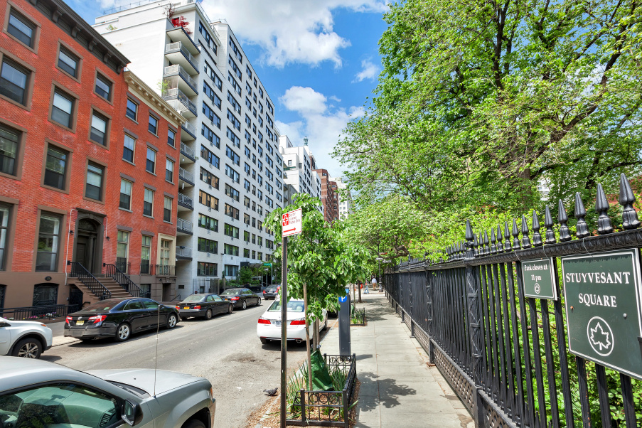 236 East 15th Street Manhattan, NY 10003 - Photo 15 of 21