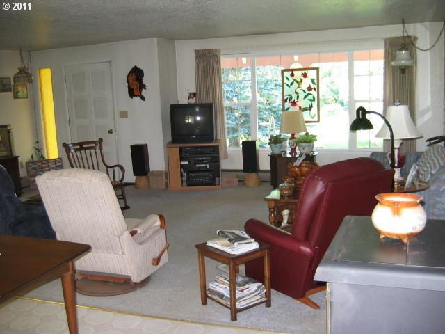 2101 Fisher Road Roseburg, OR 97471 - Photo 9 of 15 Gallery Image 9