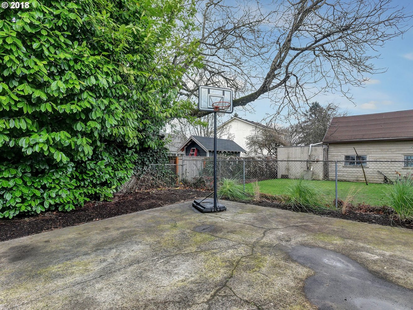 1935 Northeast Rosa Parks Way Portland, OR 97211 - Photo 26 of 31 Gallery Image 26