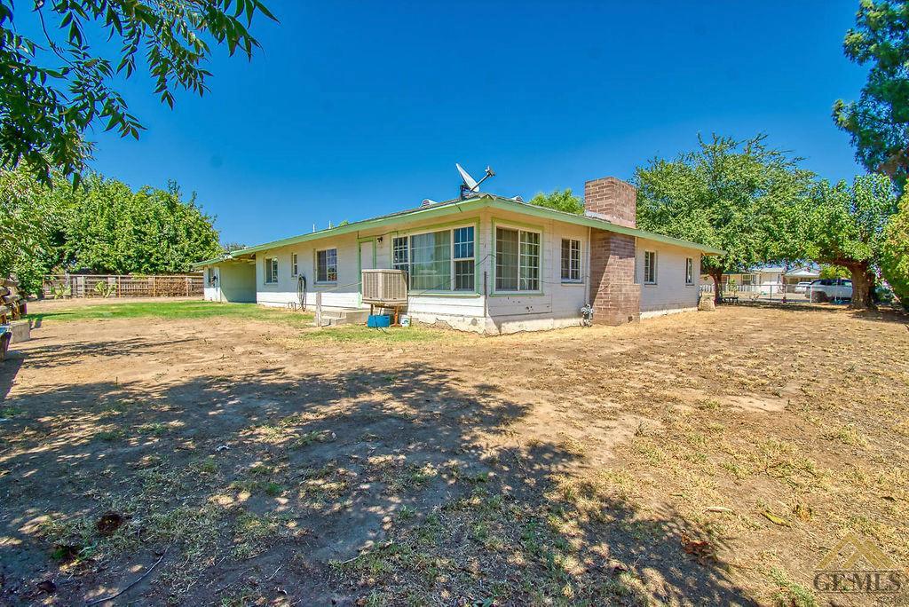 612 Dennison Lane Bakersfield, CA 93306 - Photo 7 of 40