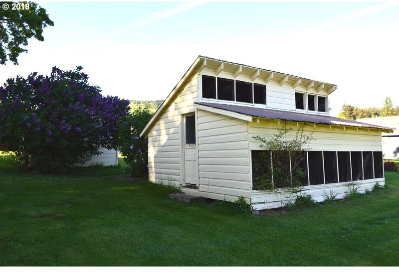 935 Southwest Winebarger Road White Salmon, WA 98672 - Photo 26 of 32 Gallery Image 26
