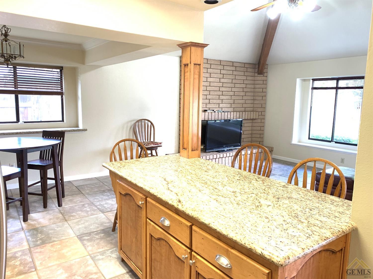 9600 Ridge Oak Drive Bakersfield, CA 93311 - Photo 5 of 40