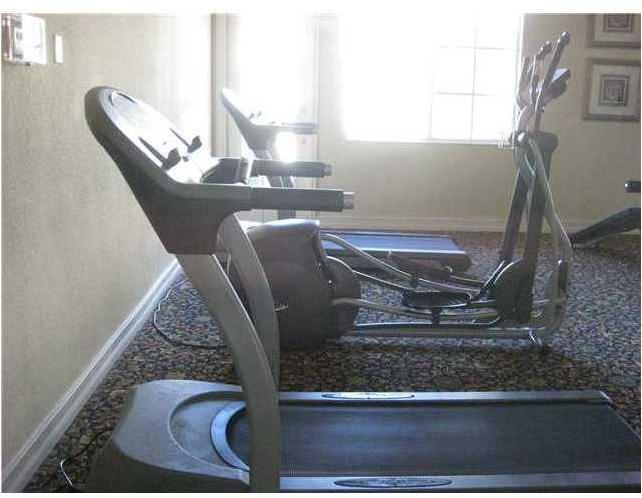 1972 Freeport Drive, Unit 5207 Riviera Beach, FL 33404 - Photo 3 of 15