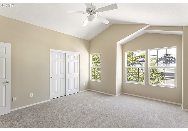 5804 Southeast 16th Loop Gresham, OR 97080 - Photo 7 of 20 Gallery Image 7