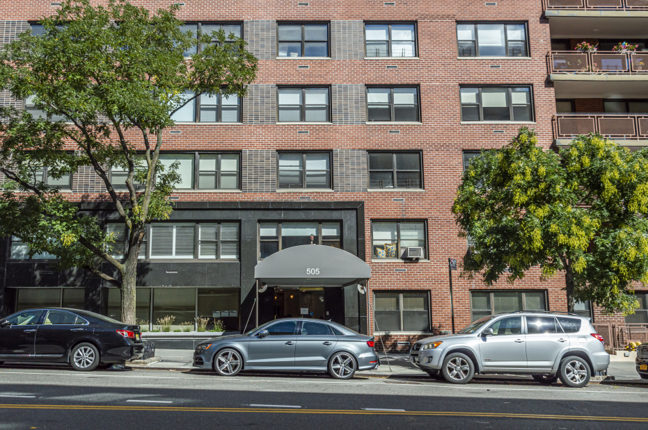 East River House 505 E 79th St, Manhattan, NY 10075 - Photo 3 of 3