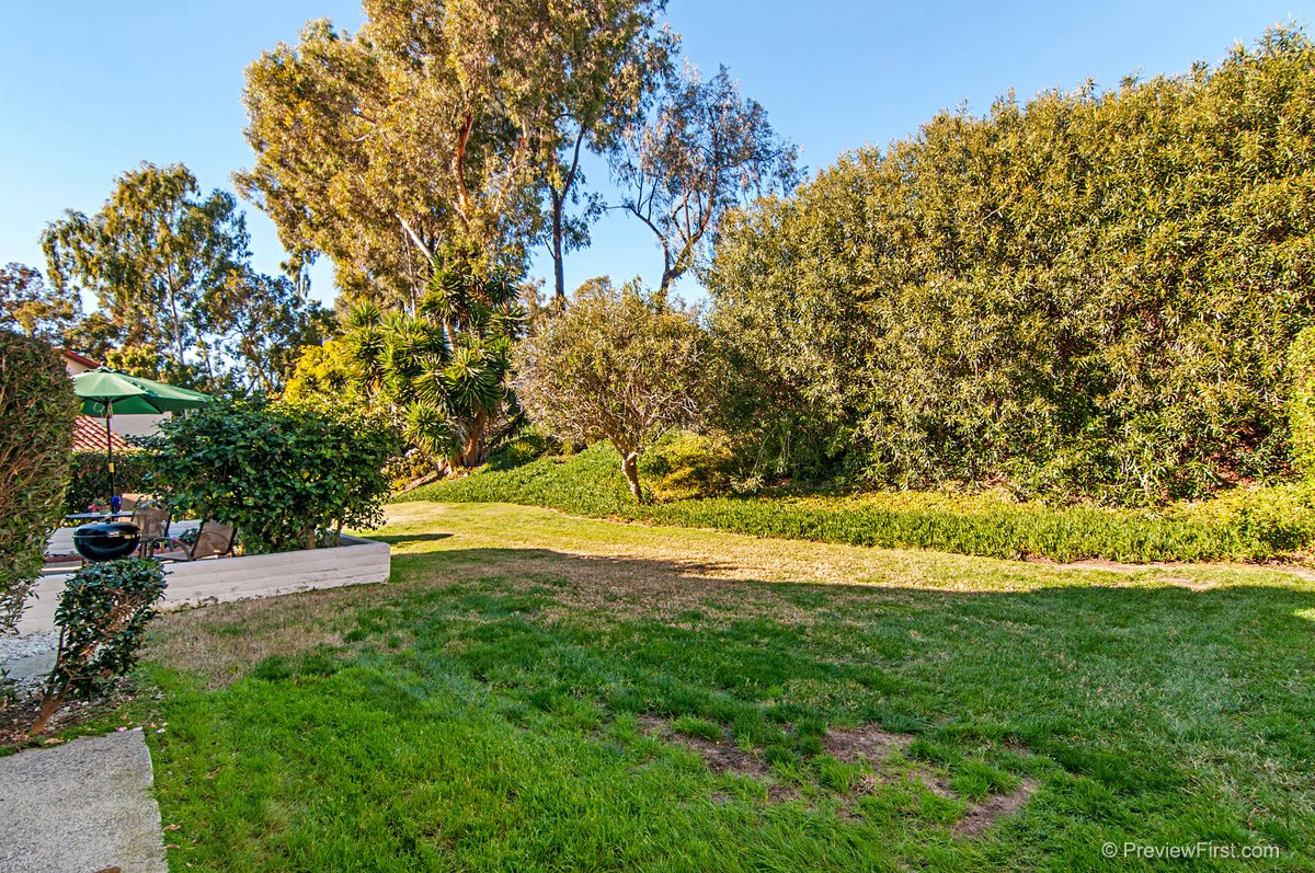 1338 Sun Valley Road Solana Beach, CA 92075 - Photo 20 of 23 Greenbelt surround
